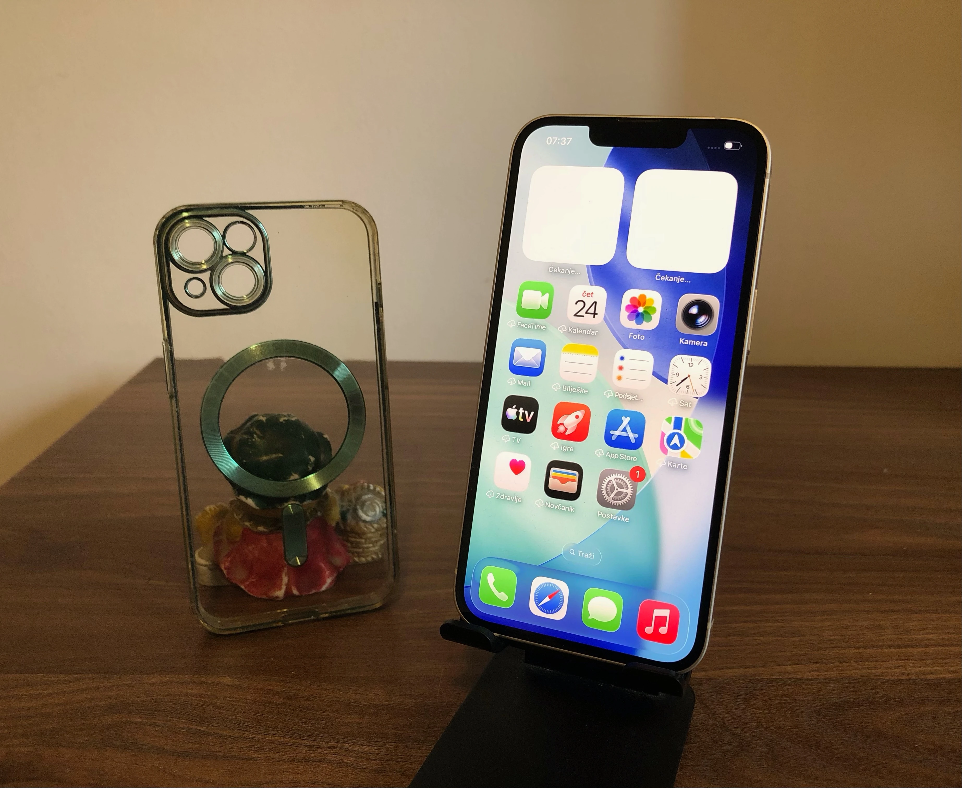 Apple iPhone 13