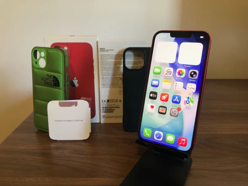 Apple iPhone 13