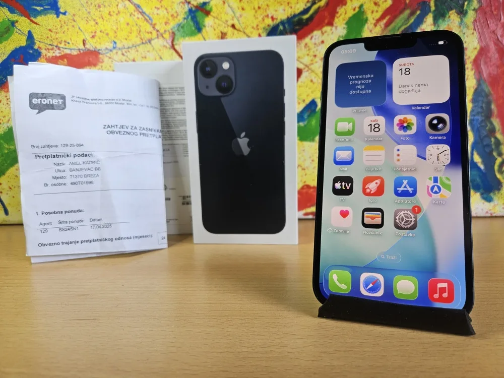 Apple iPhone 13