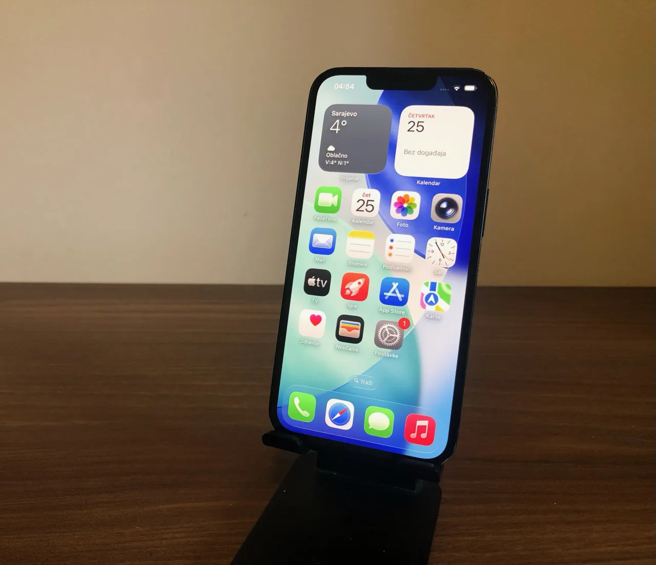 Apple iPhone 13