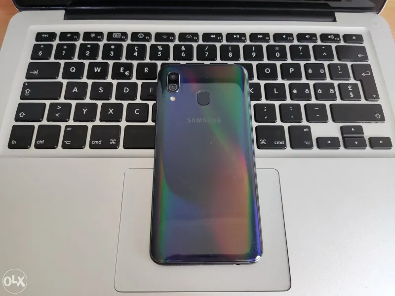 Samsung Galaxy A40, slika 1