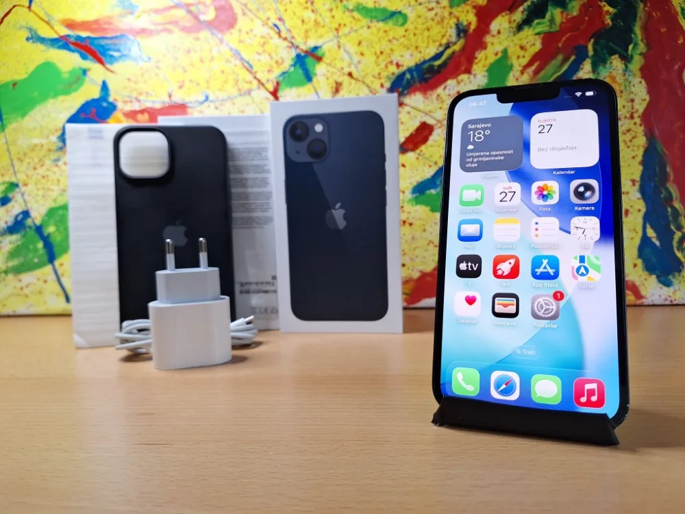 Apple iPhone 13
