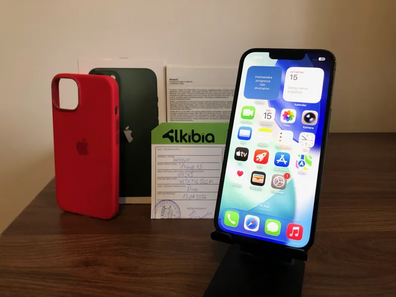 Apple iPhone 13