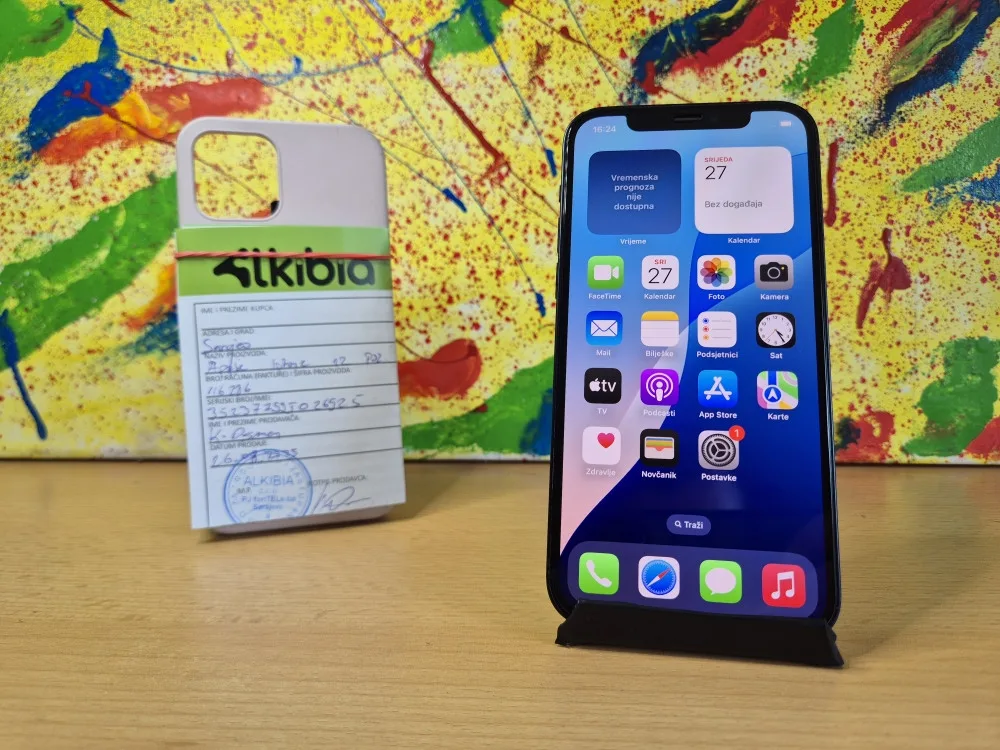 Apple iPhone 12