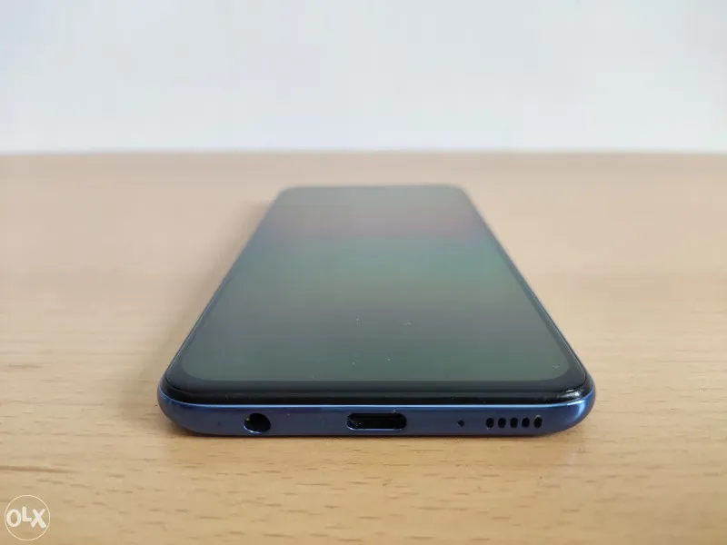 Samsung Galaxy A40, slika 1