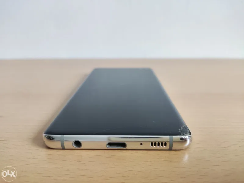 Samsung Galaxy S10+, slika 1