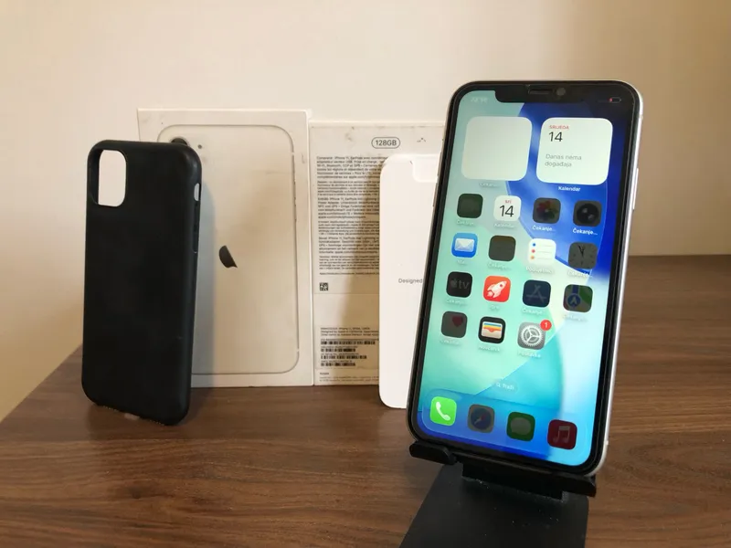 Apple iPhone 11