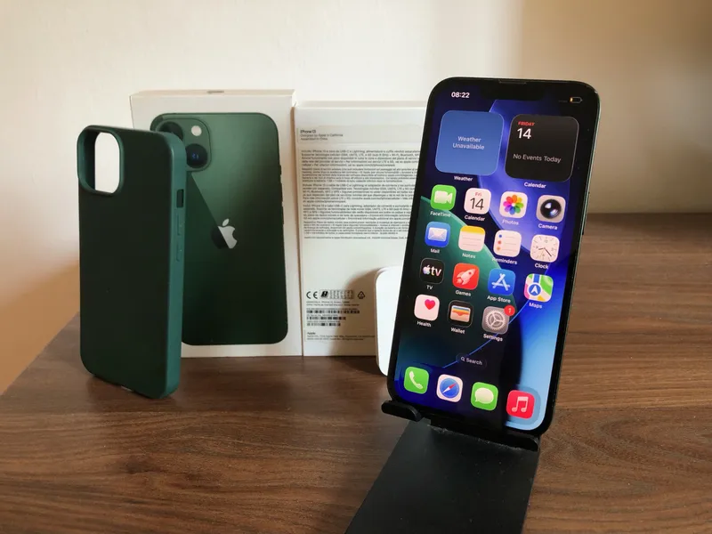 Apple iPhone 13