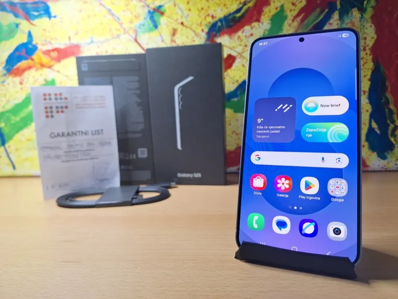Samsung Galaxy S25, slika 1