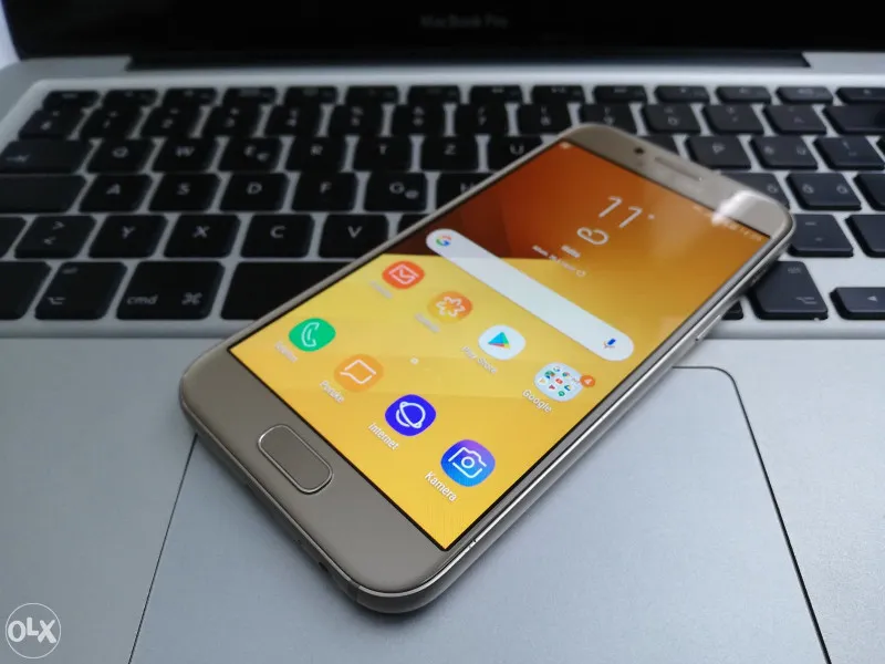 Samsung Galaxy A3 2017, slika 1
