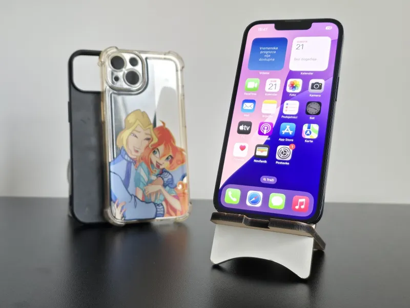 Apple iPhone 13
