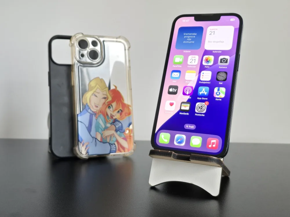 Apple iPhone 13
