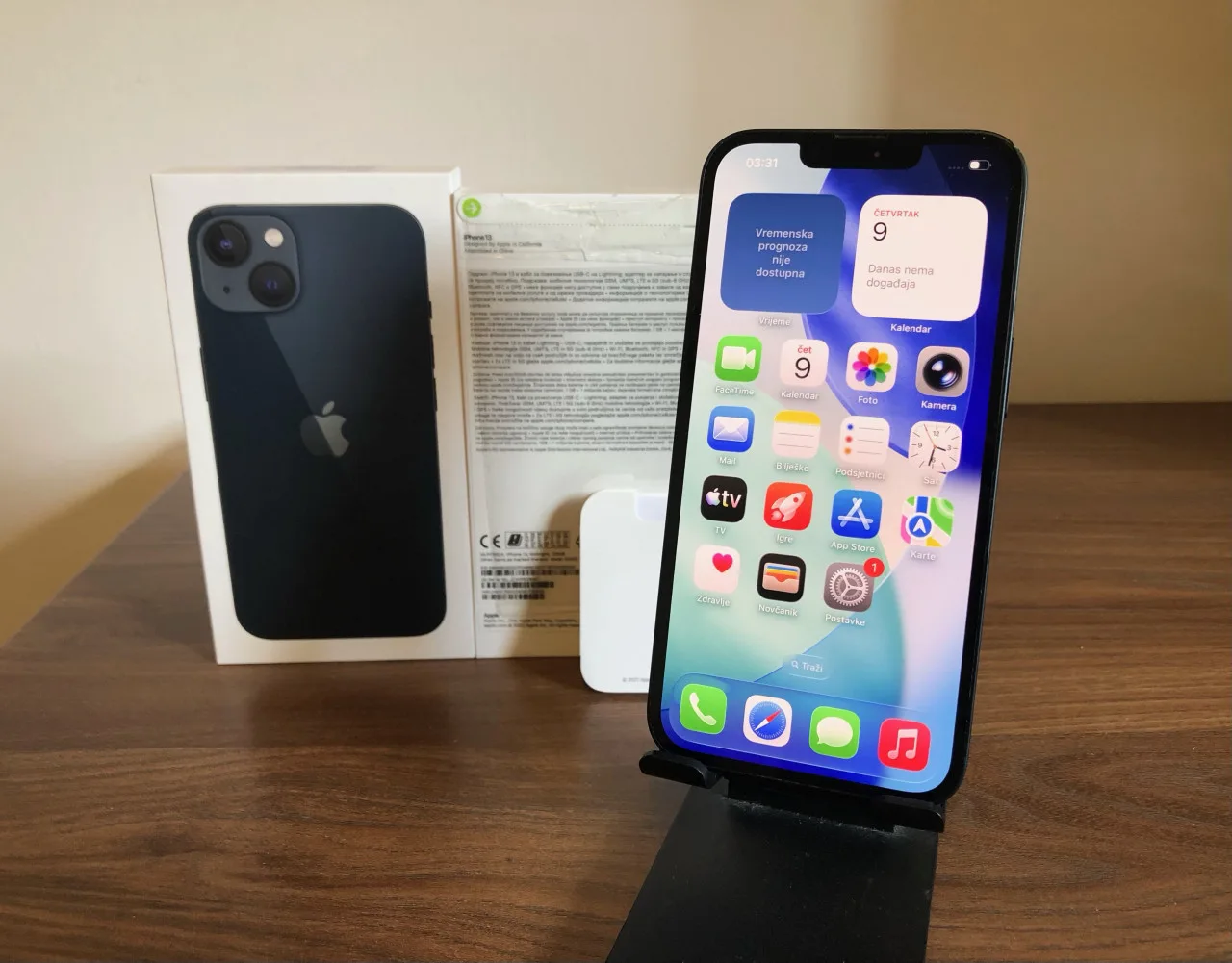 Apple iPhone 13