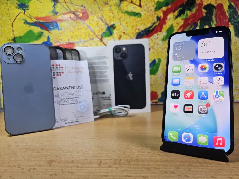 Apple iPhone 13