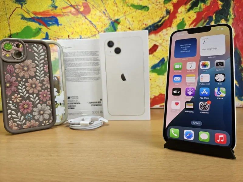 Apple iPhone 13, slika 1