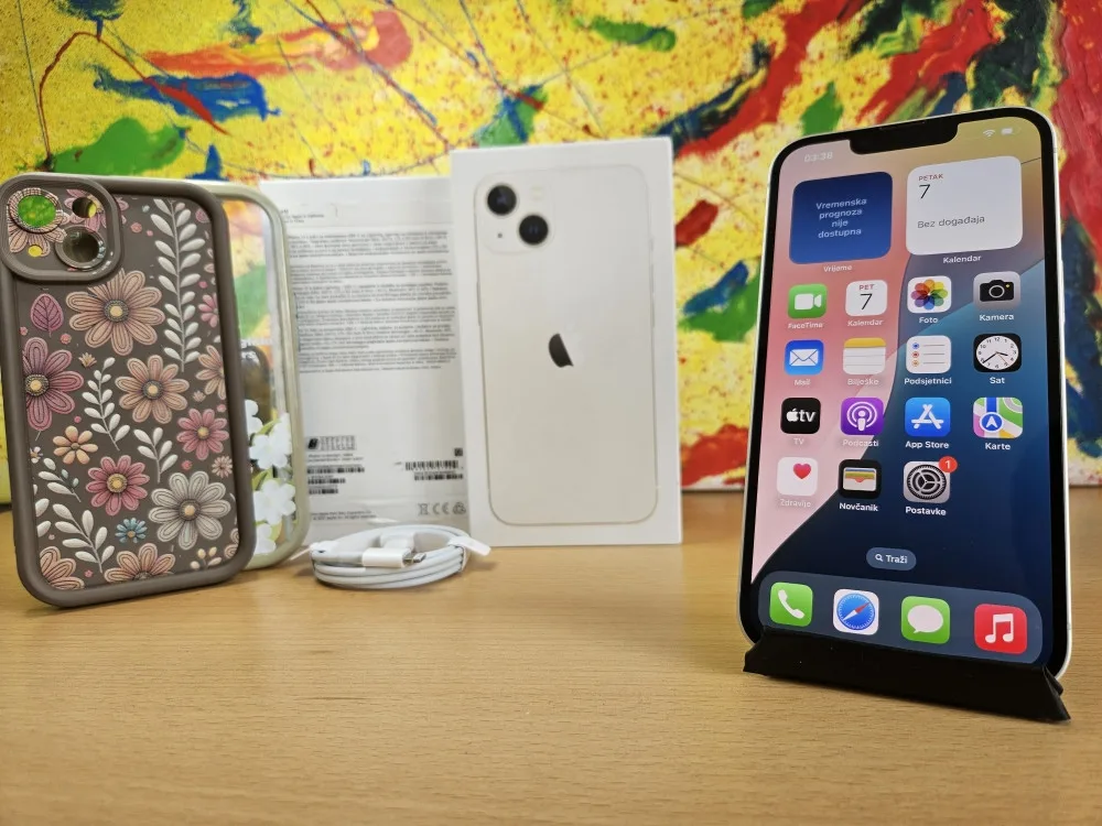 Apple iPhone 13