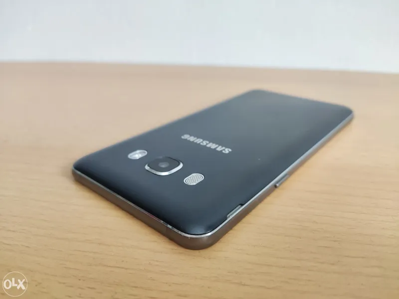 Samsung Galaxy J5, slika 1
