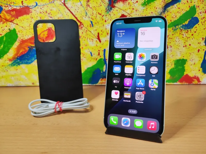 Apple iPhone 12, slika 1