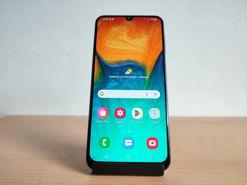 Samsung Galaxy A30, slika 1