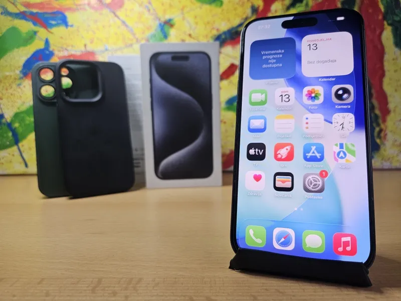 Apple iPhone 15 Pro, slika 1