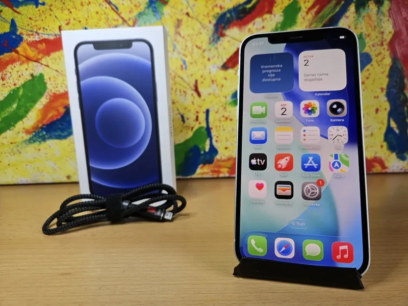 Apple iPhone 12