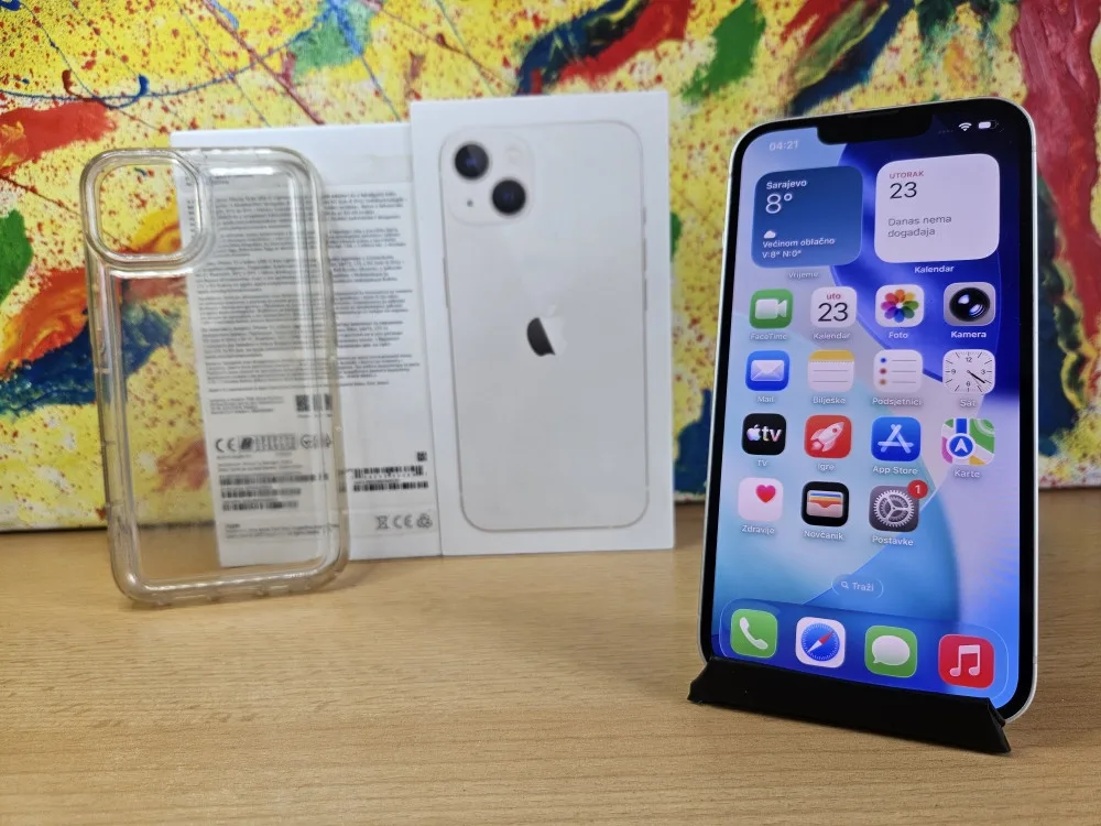 Apple iPhone 13
