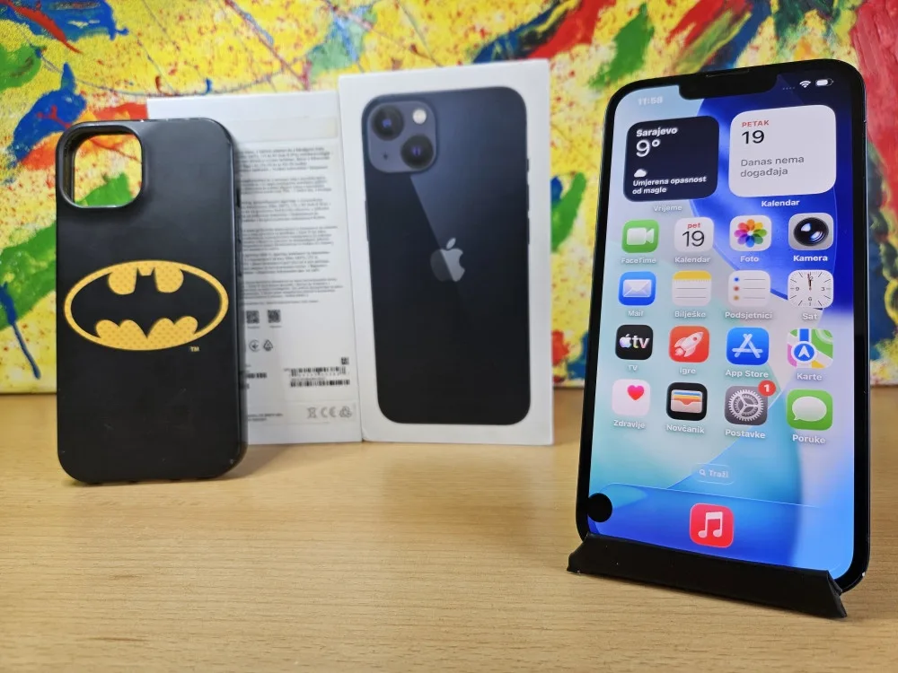 Apple iPhone 13