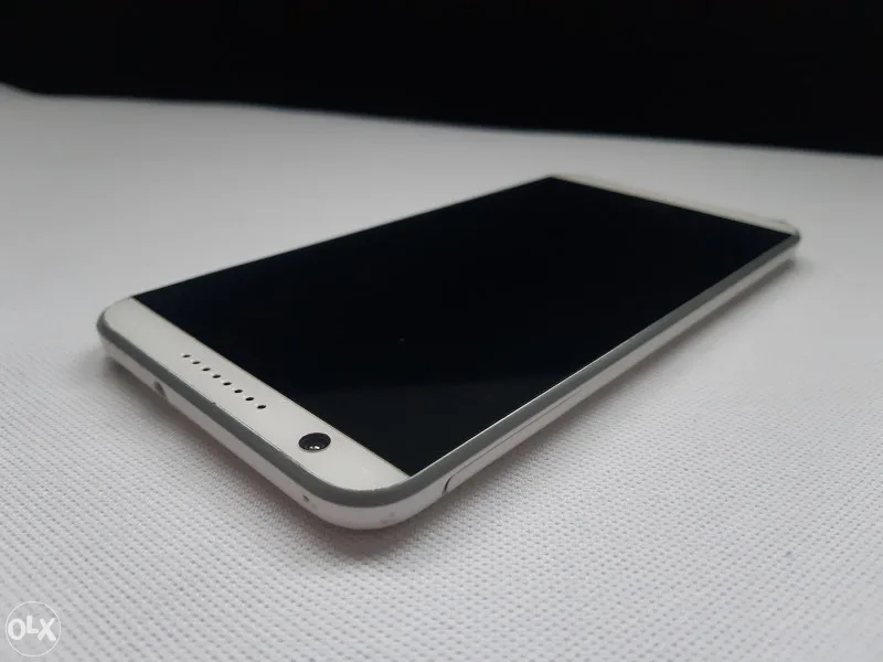 HTC Desire 820