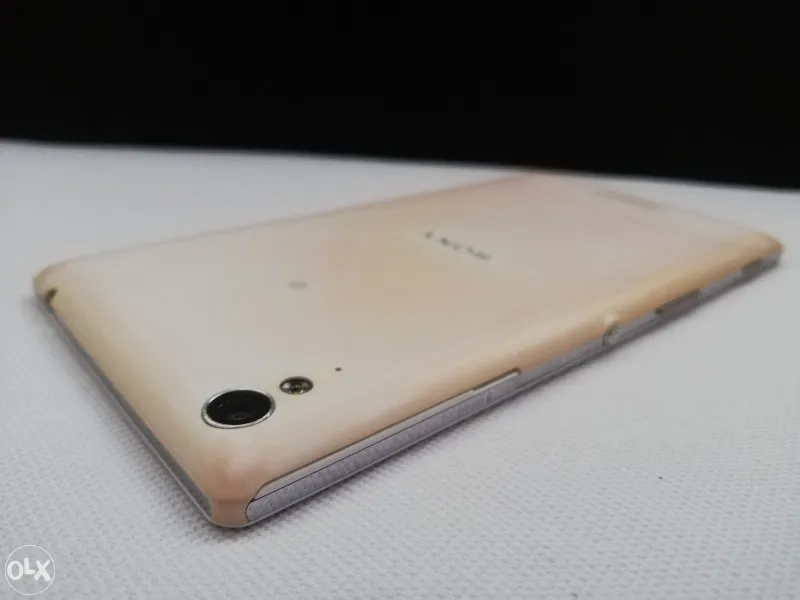 Sony Xperia T3, slika 1