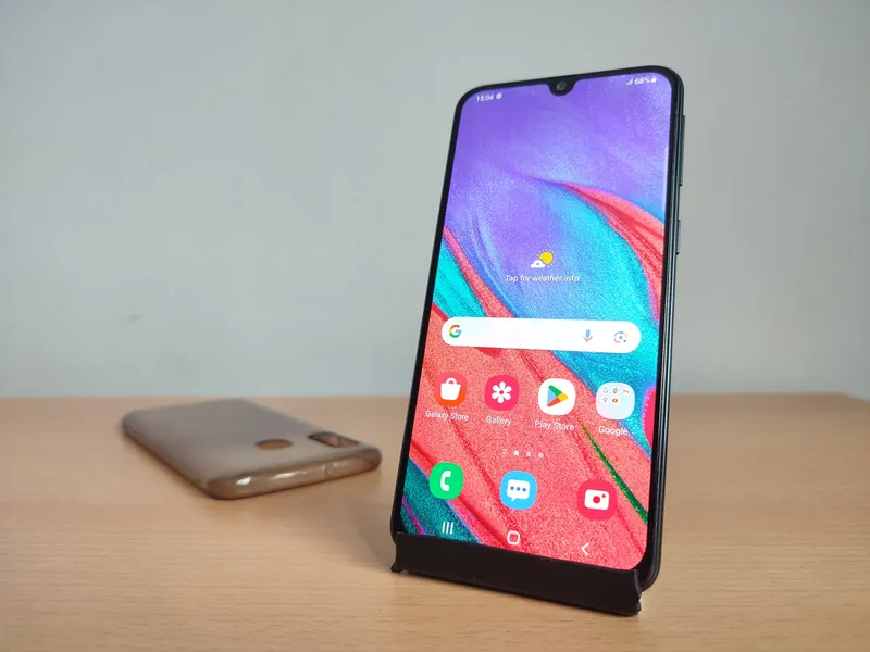 Samsung Galaxy A40, slika 1