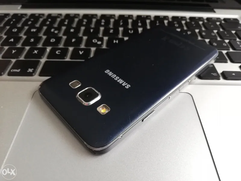 Samsung Galaxy A3, slika 1