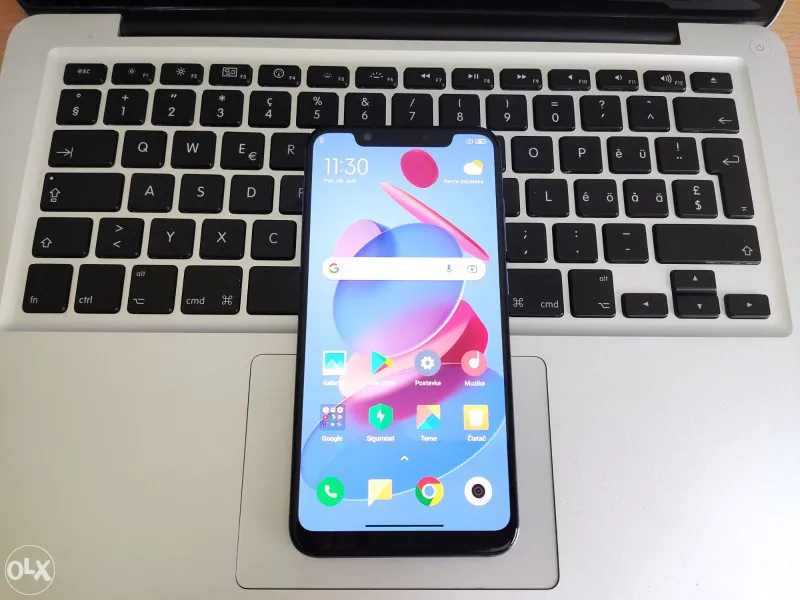 Xiaomi Mi 8, slika 1