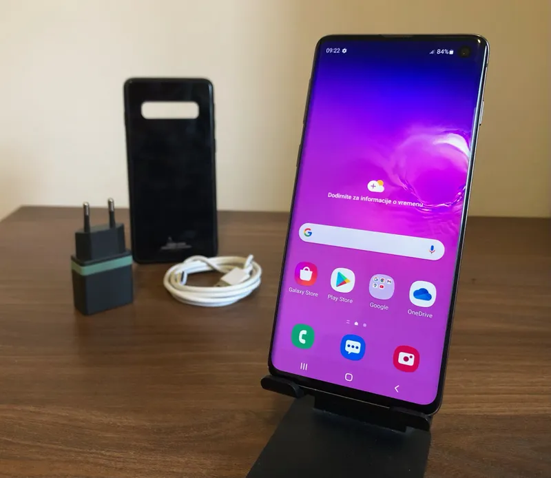 Samsung Galaxy S10, slika 1