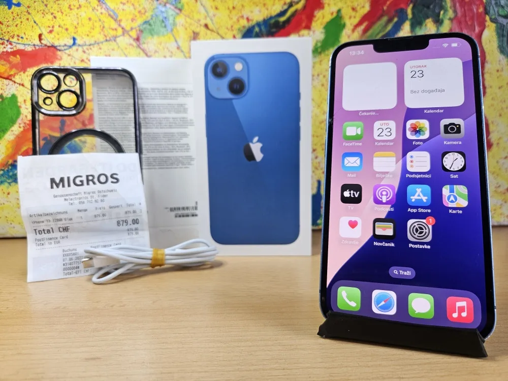 Apple iPhone 13