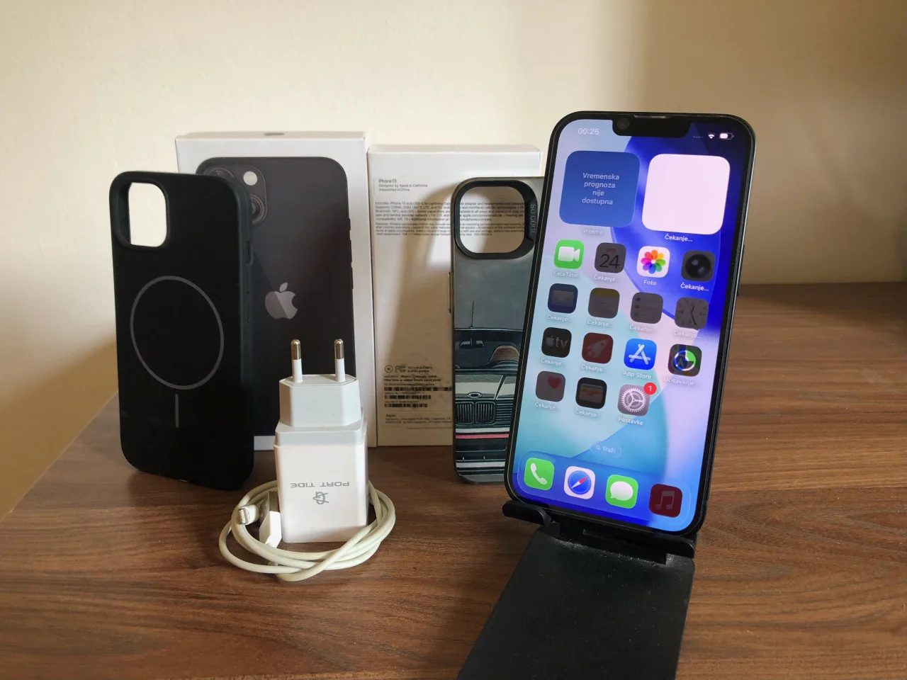 Apple iPhone 13