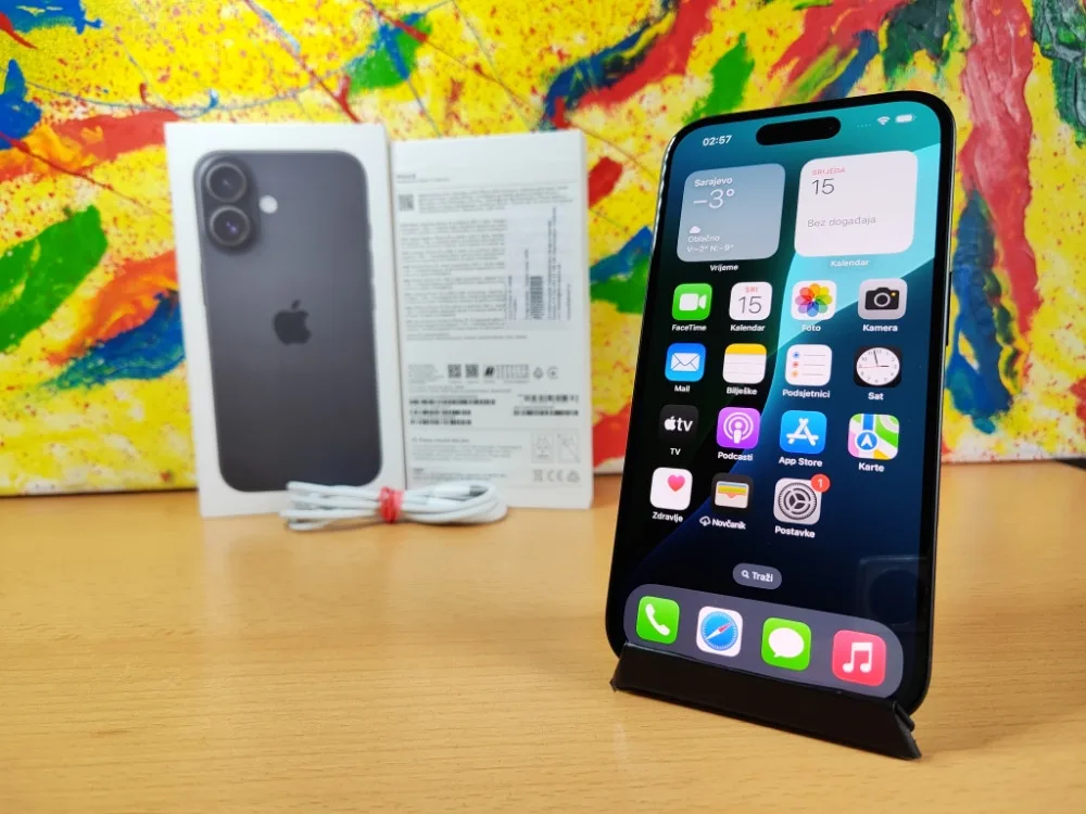 Apple iPhone 16
