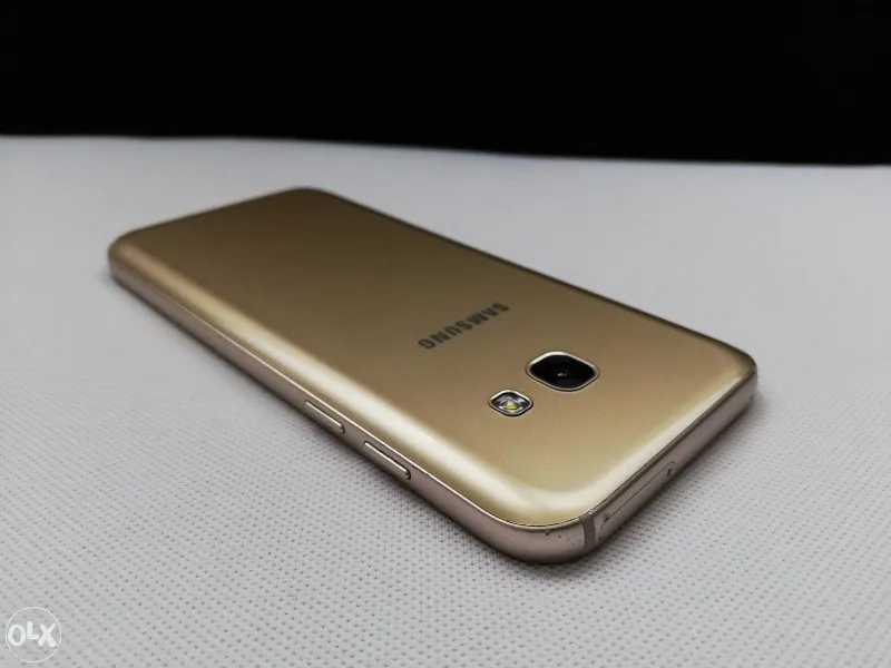 Samsung Galaxy A3 2017, slika 1
