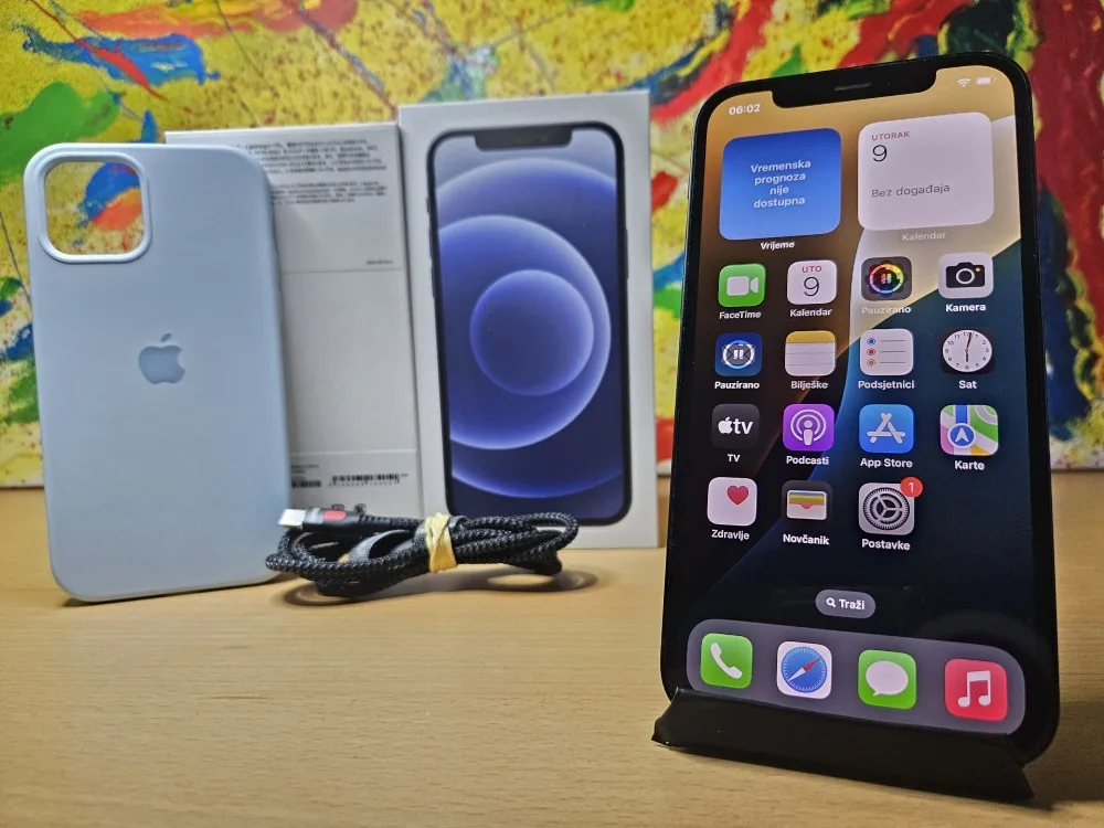 Apple iPhone 12