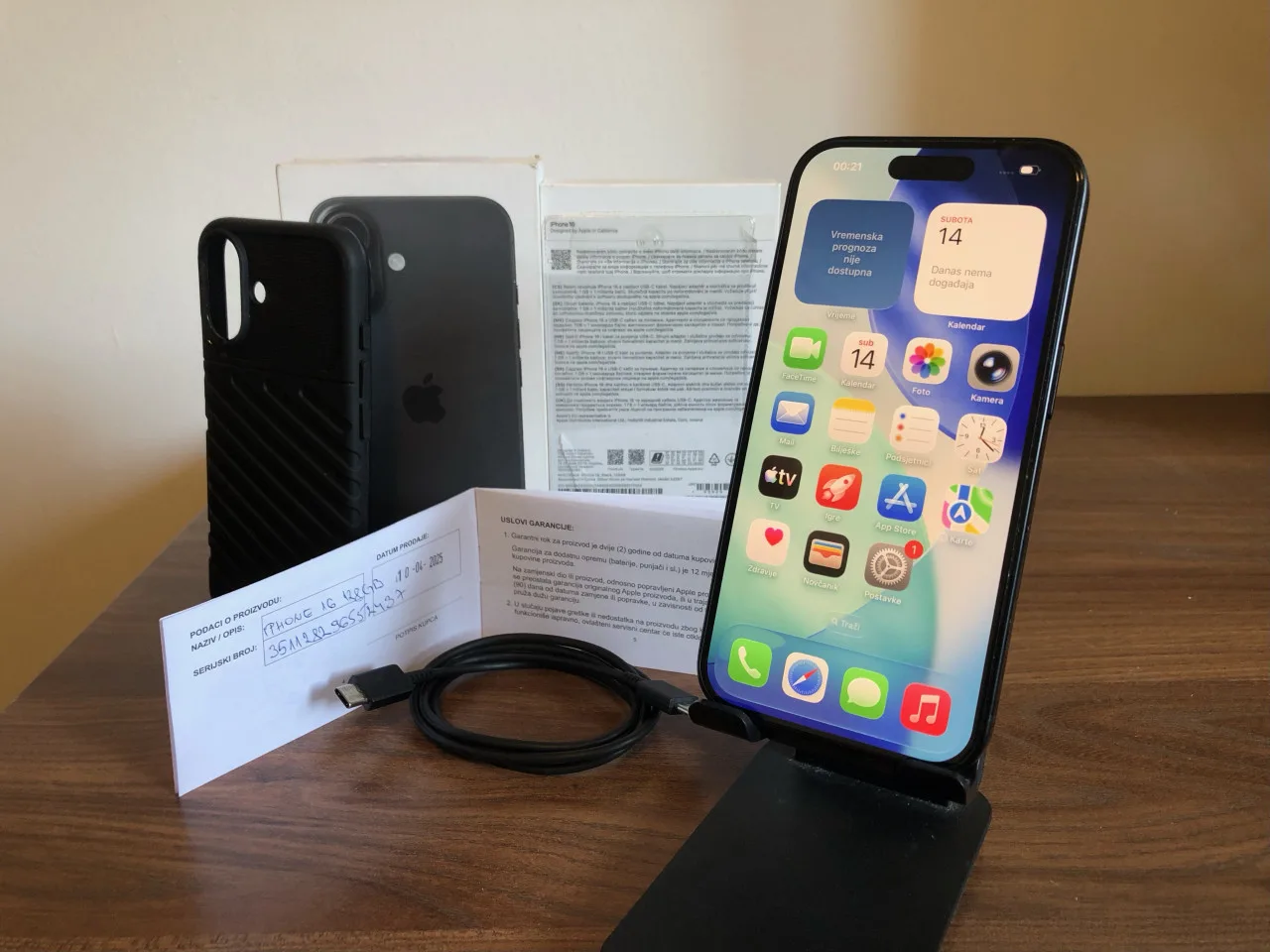 Apple iPhone 16