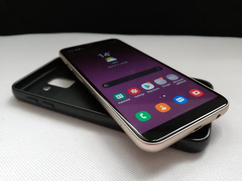 Samsung Galaxy J6, slika 1